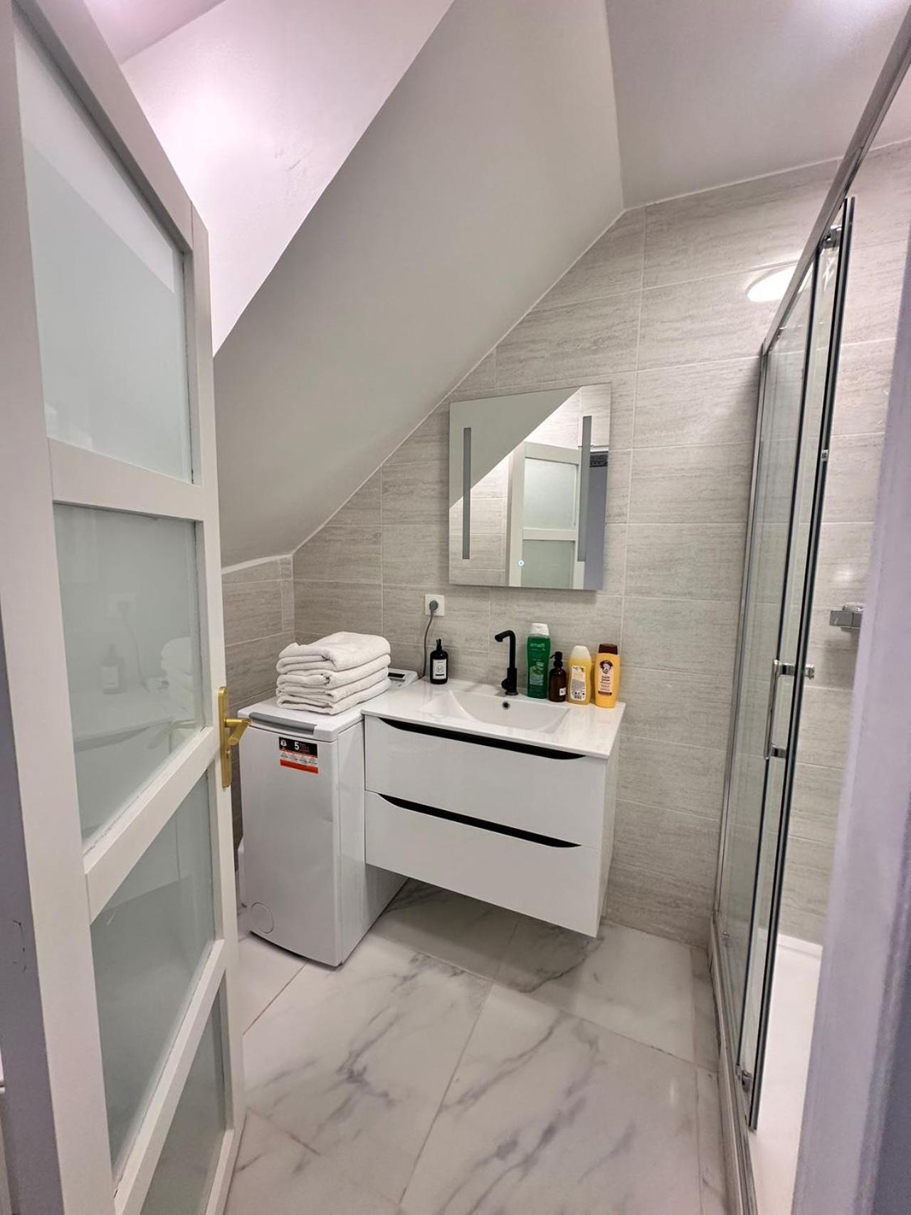 Appartement Calme Moderne Proche De Disneyland Wifi & Cafe Gratuit & Arrivee Autonome Бюссі-Сен-Жорж Екстер'єр фото