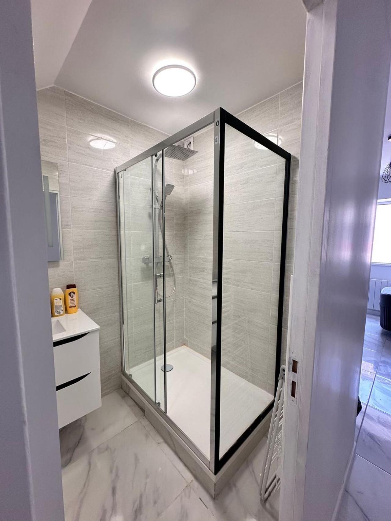 Appartement Calme Moderne Proche De Disneyland Wifi & Cafe Gratuit & Arrivee Autonome Бюссі-Сен-Жорж Екстер'єр фото