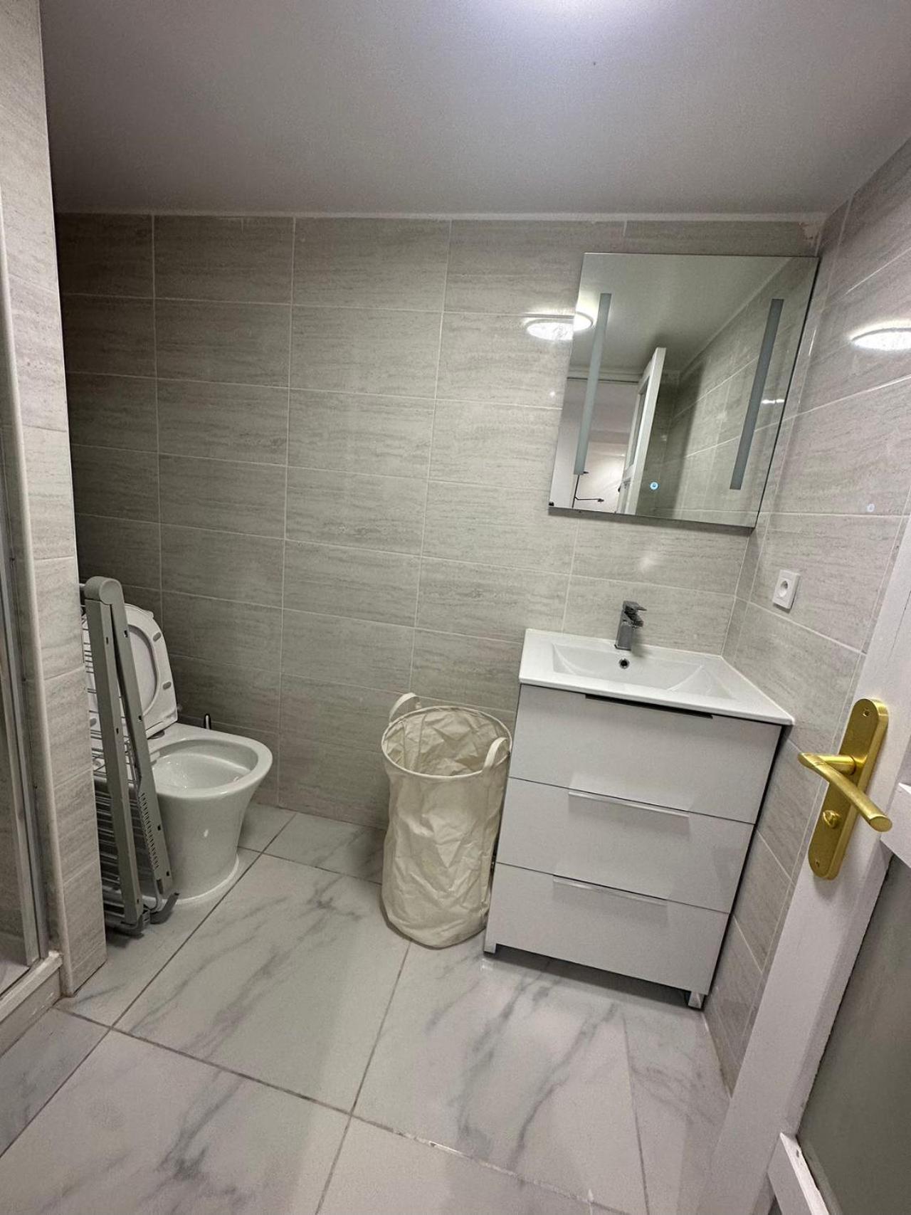 Appartement Calme Moderne Proche De Disneyland Wifi & Cafe Gratuit & Arrivee Autonome Бюссі-Сен-Жорж Екстер'єр фото