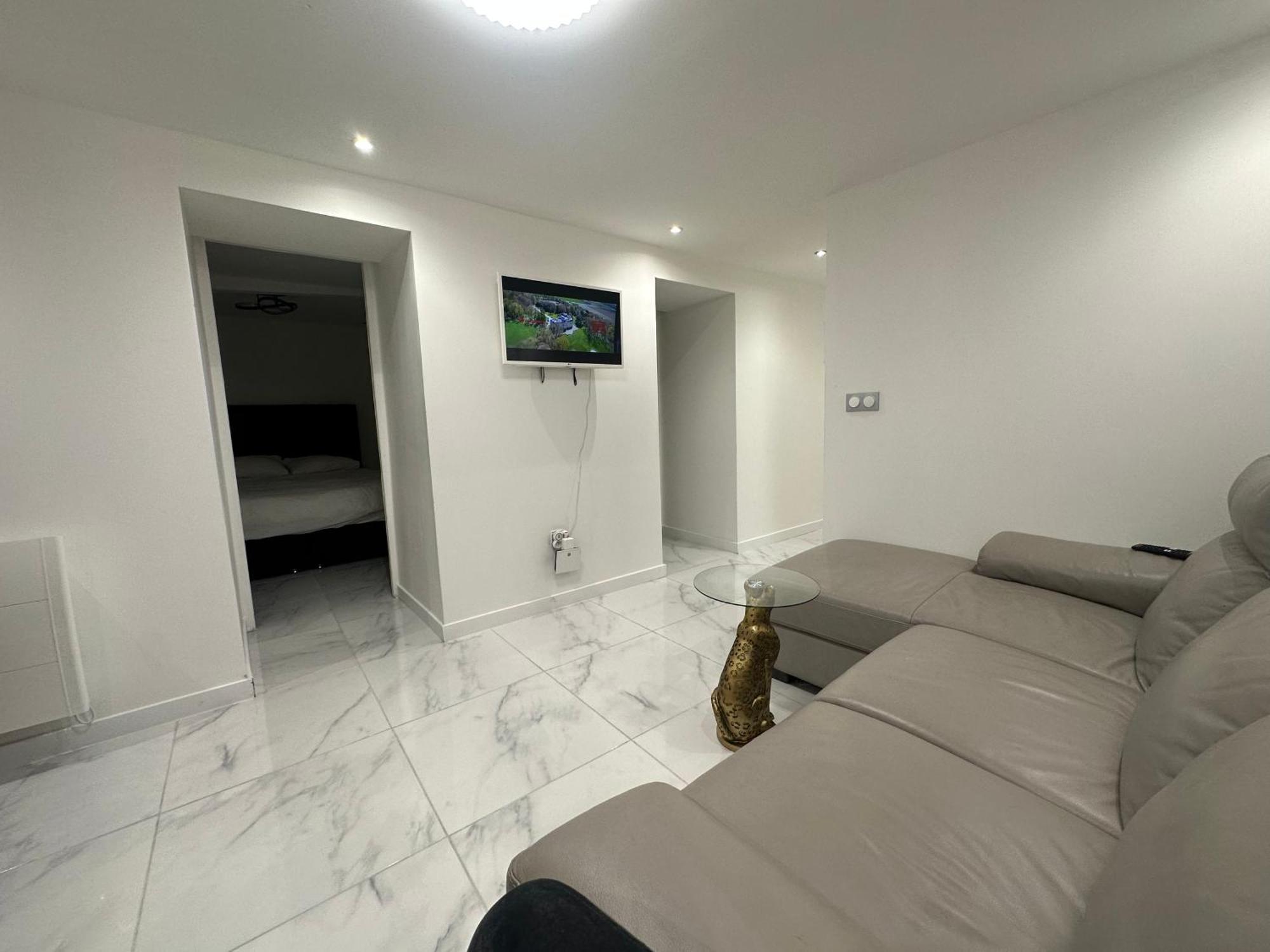 Appartement Calme Moderne Proche De Disneyland Wifi & Cafe Gratuit & Arrivee Autonome Бюссі-Сен-Жорж Екстер'єр фото